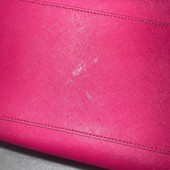 Tory Burch pink saffiano leather tote!π©· - Picture 15 of 17